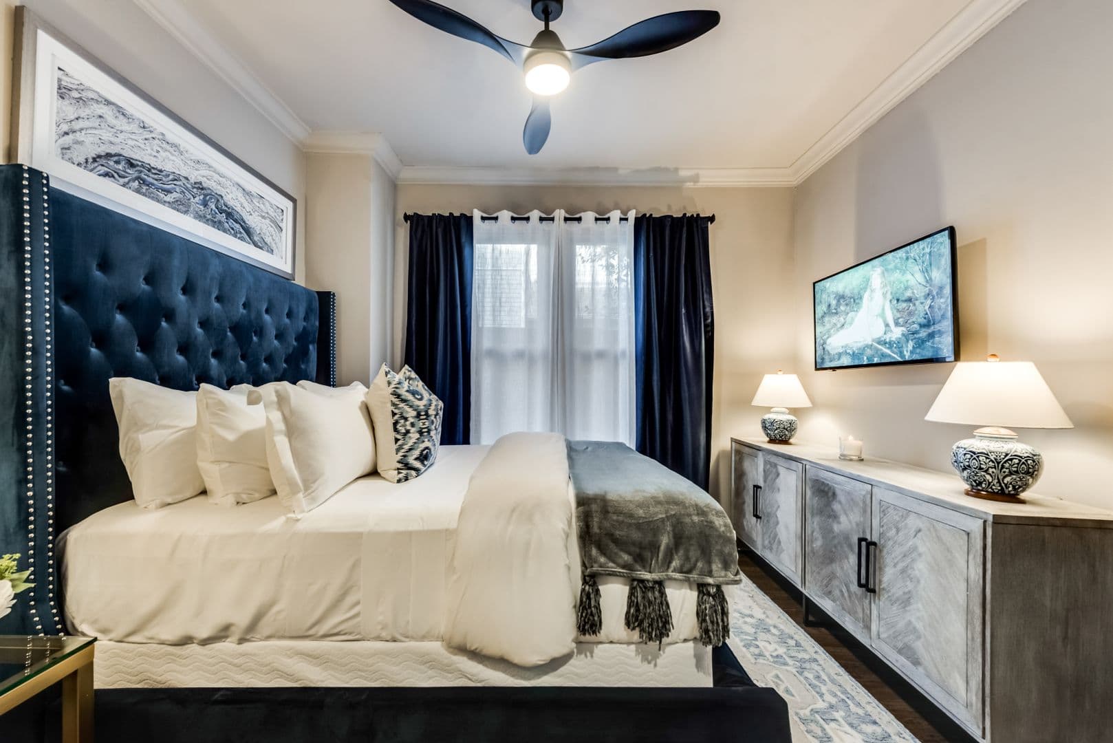 Dallas Apartment: 4902 Worth Street