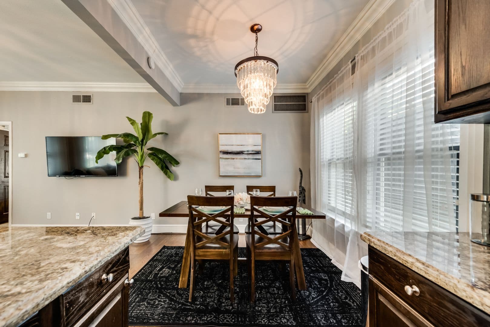 Dallas Apartment: 4417 Swiss Avenue