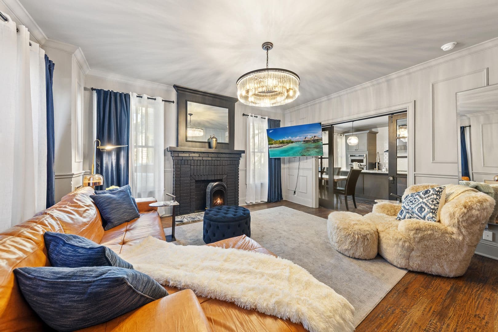 Dallas Apartment: 4902 Worth Street