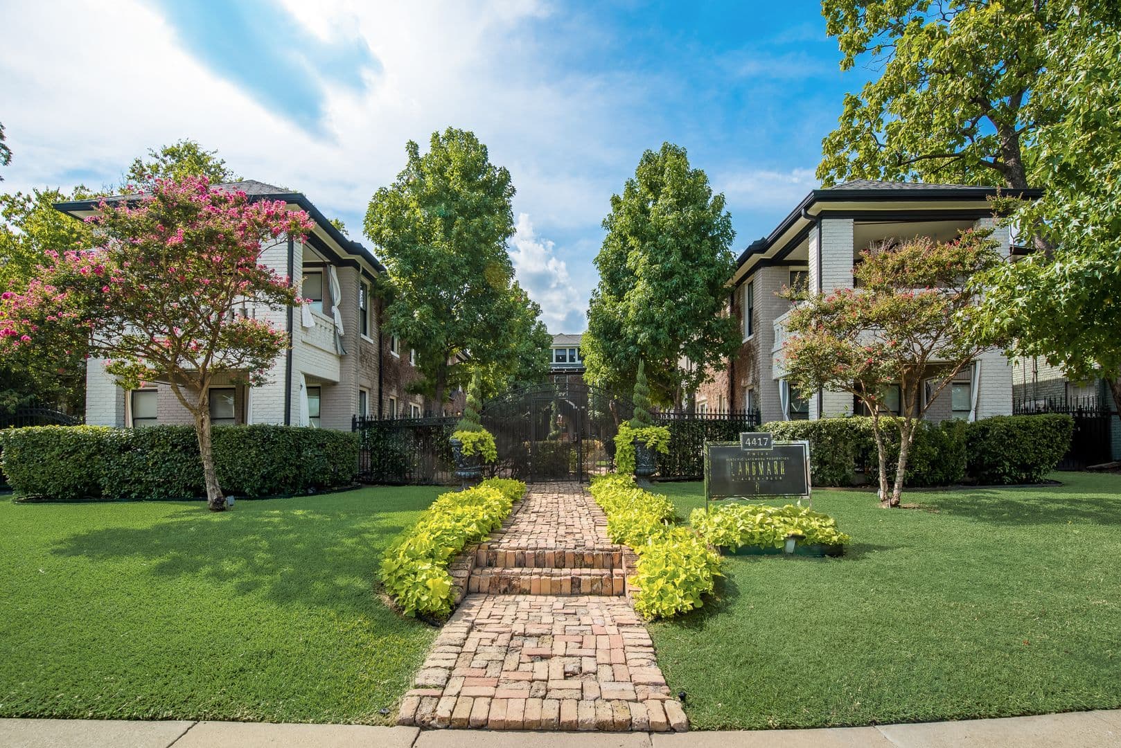 Dallas Apartment: 4417 Swiss Avenue