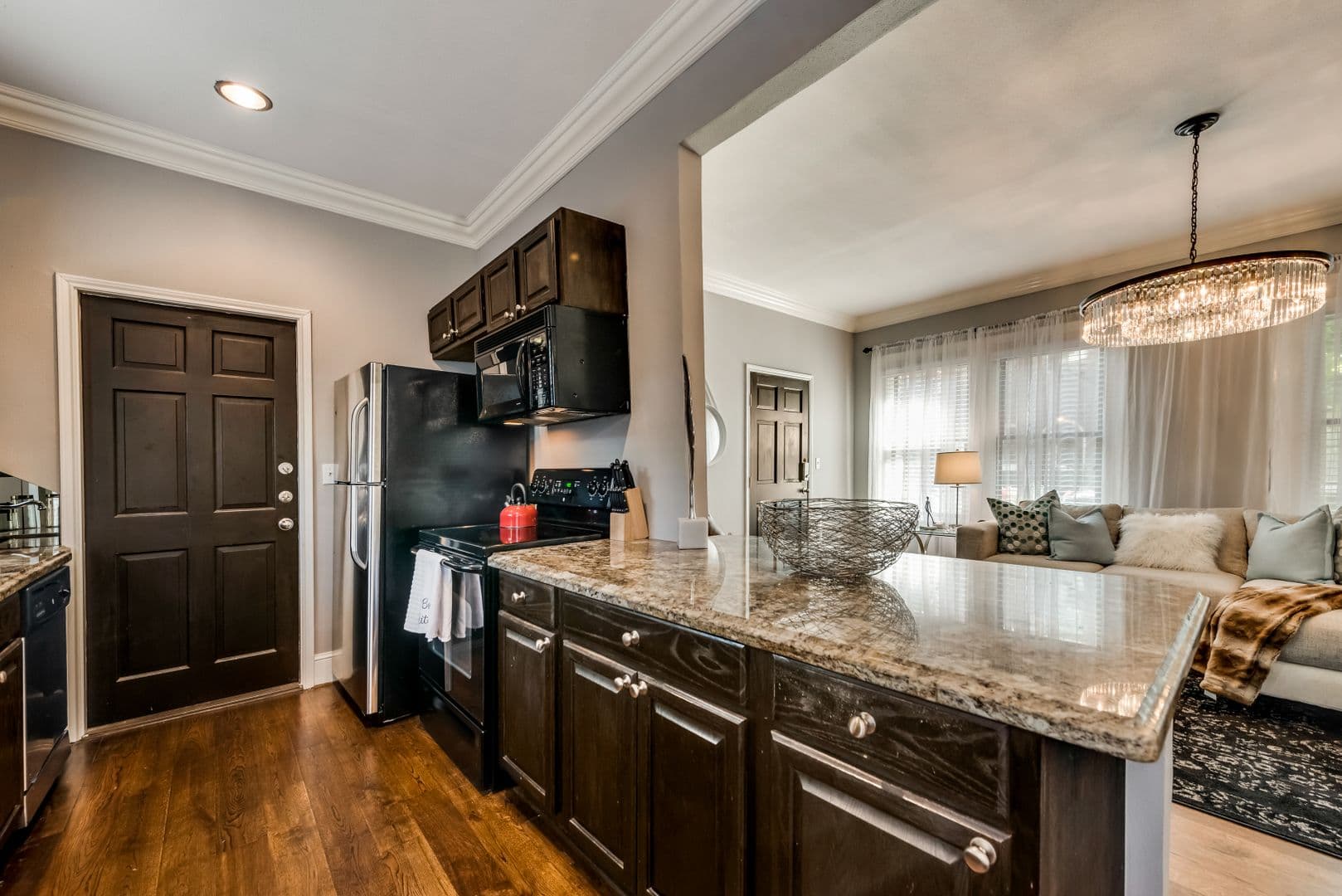 Dallas Apartment: 4417 Swiss Avenue
