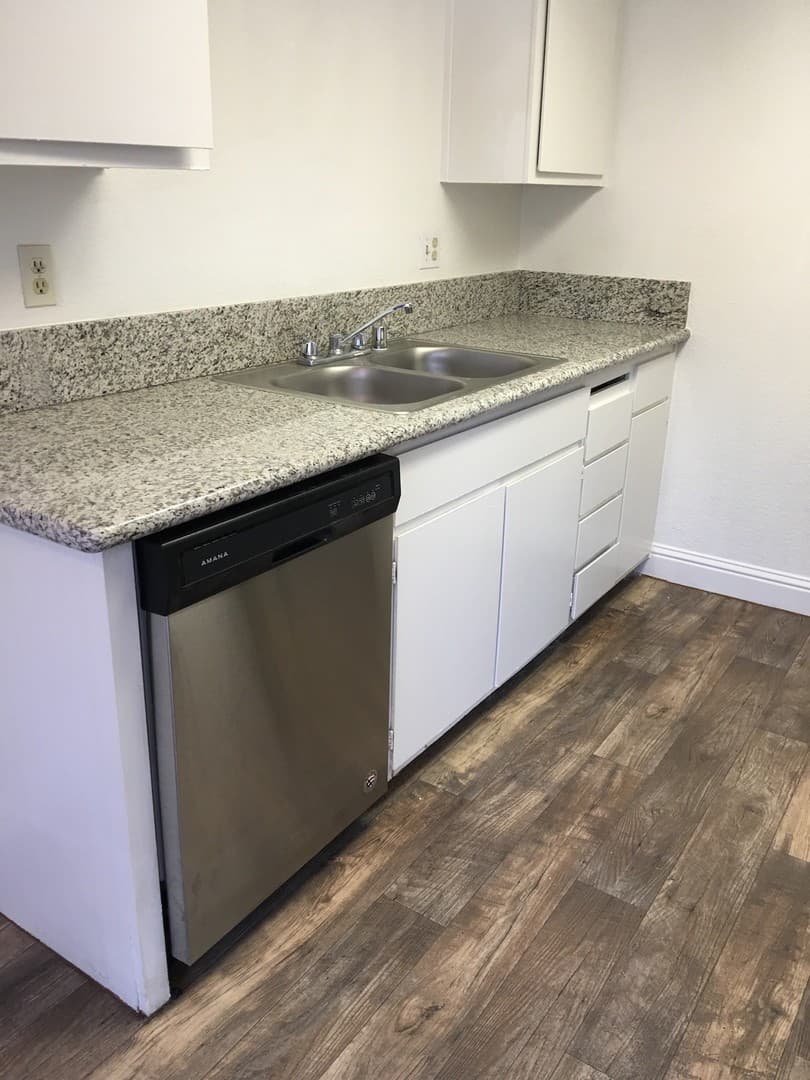 Rancho Cordova Apartment: 2404 Moraine Cir # 08