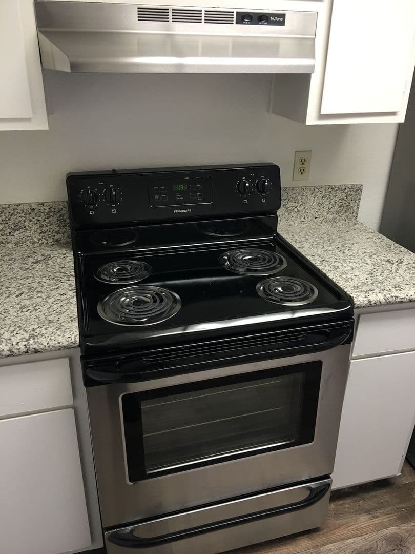Rancho Cordova Apartment: 2416 Moraine Circle