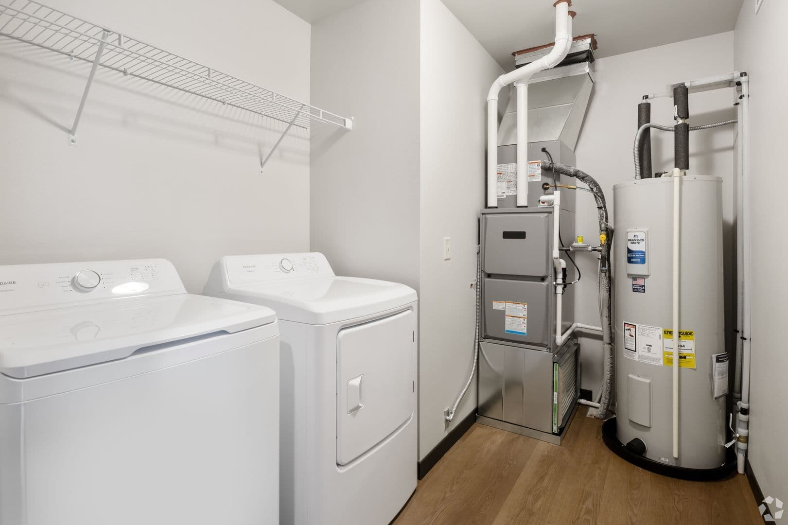 Altoona Apartment: 300 Yellowstone Tr & 676/708/736/756 Yosemite Way