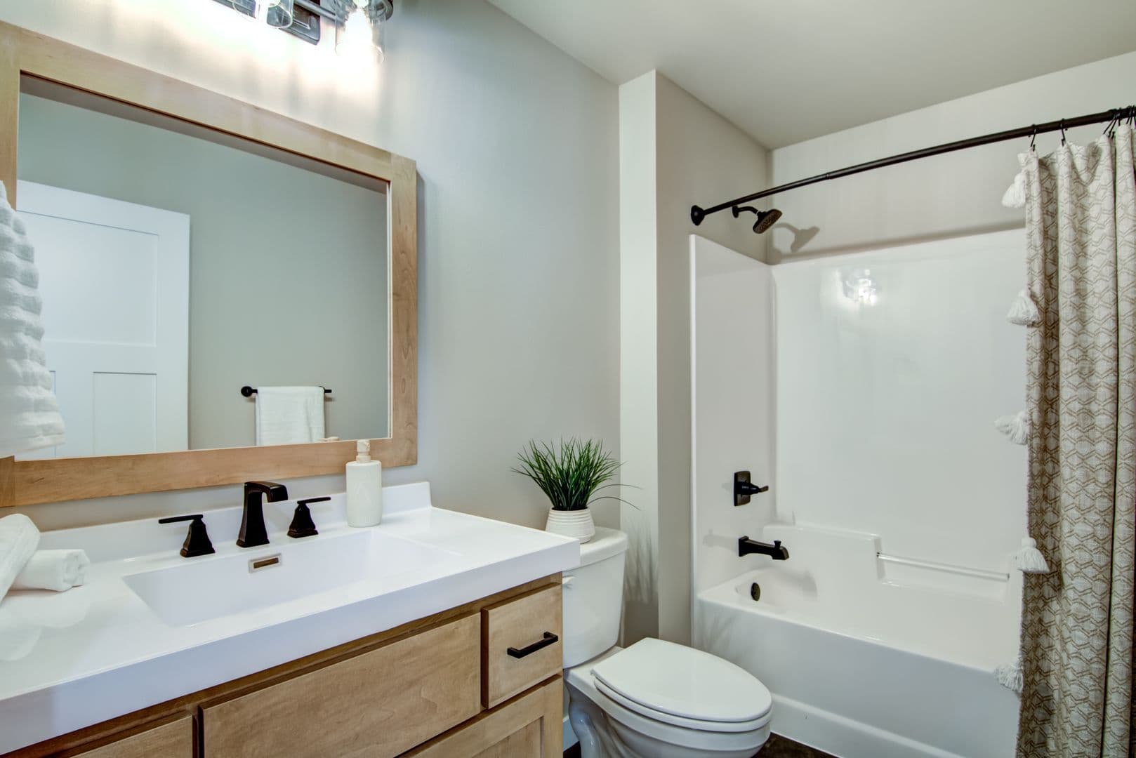 Altoona House: 2509 Otter Tail Way