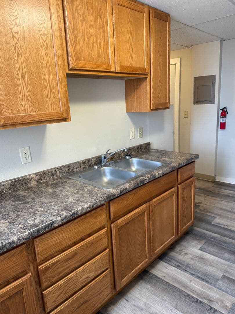Eau Claire Apartment: 920 Oxford Ave