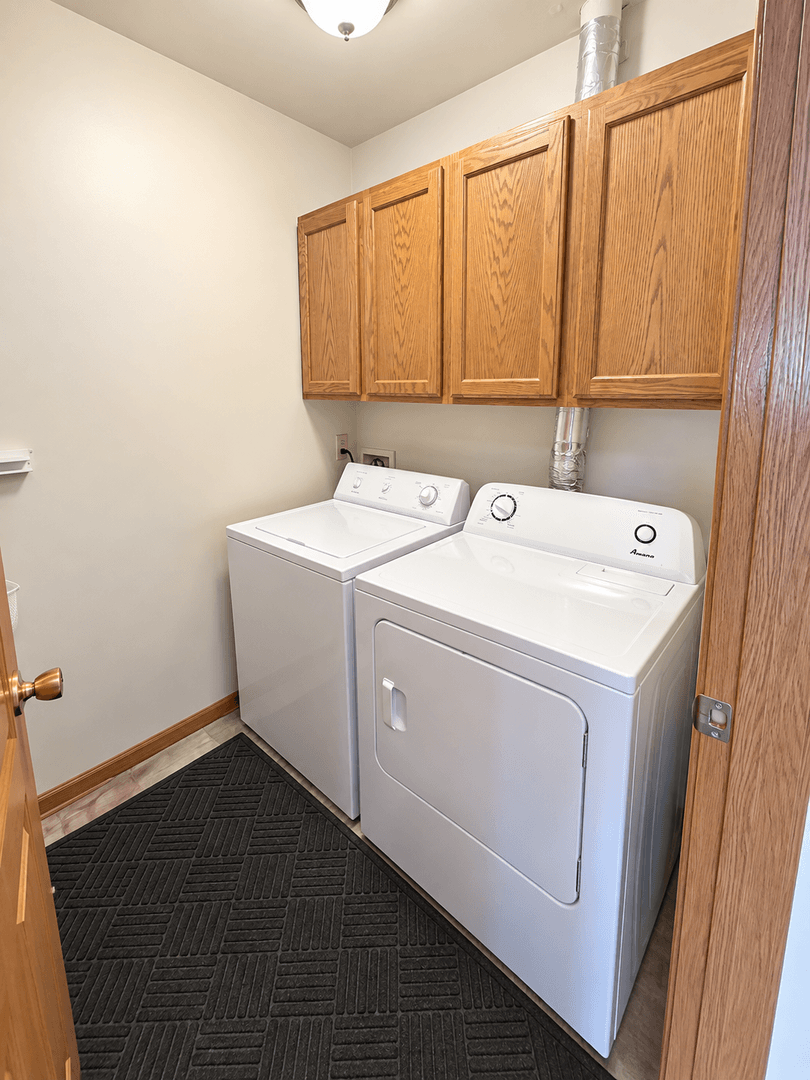 Eau Claire Apartment: 2825 Prestige Ct