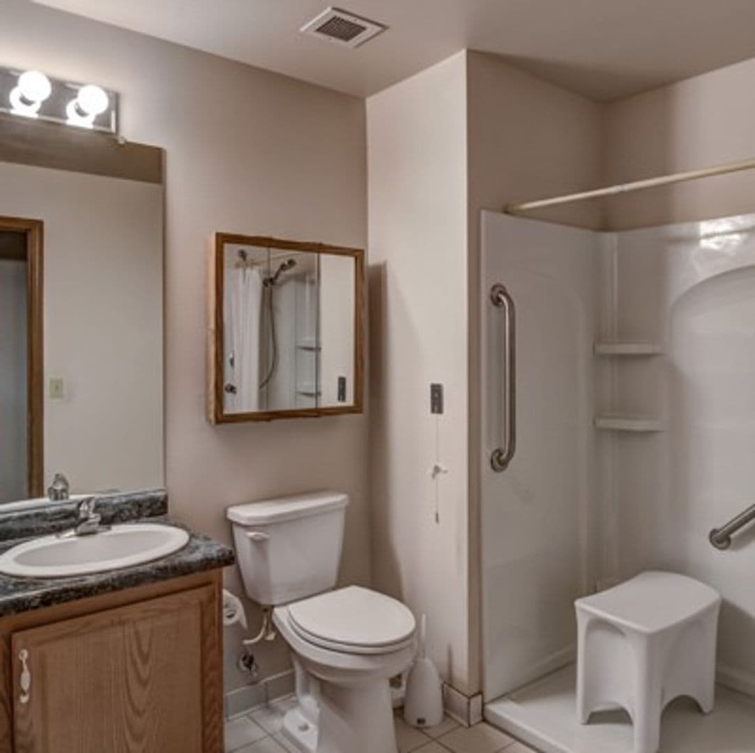 Eau Claire Apartment: 4880 Otteson Lane