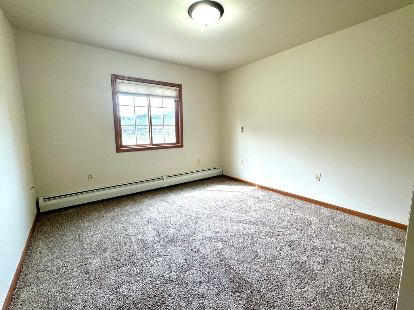 Eau Claire Apartment: 4880 Otteson Lane
