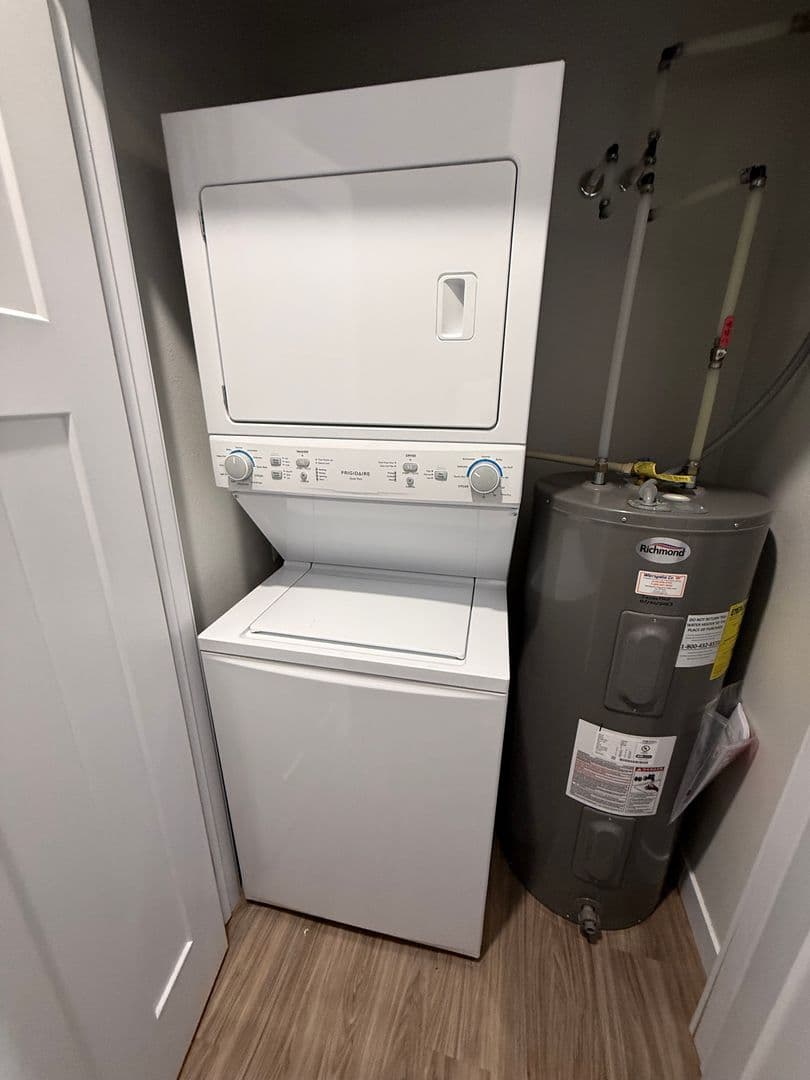 Eau Claire Apartment: 715 S Barstow St