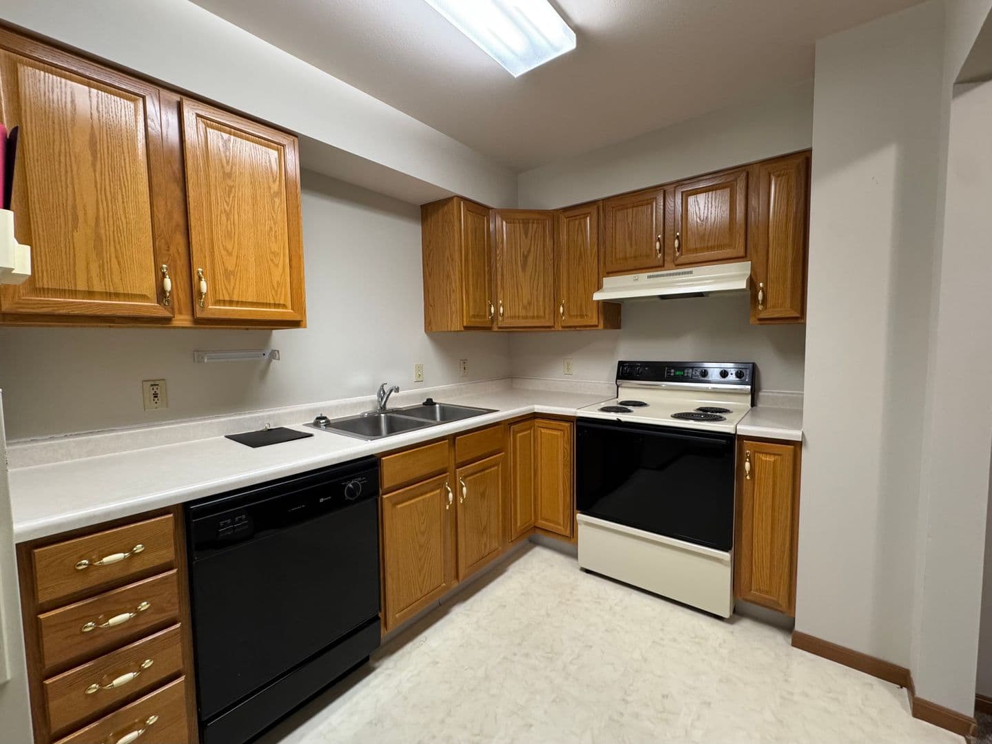 Eau Claire Apartment: 4880 Otteson Lane