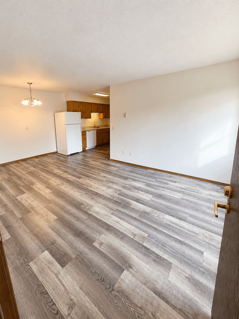 Eau Claire Apartment: 2828 Claudette St