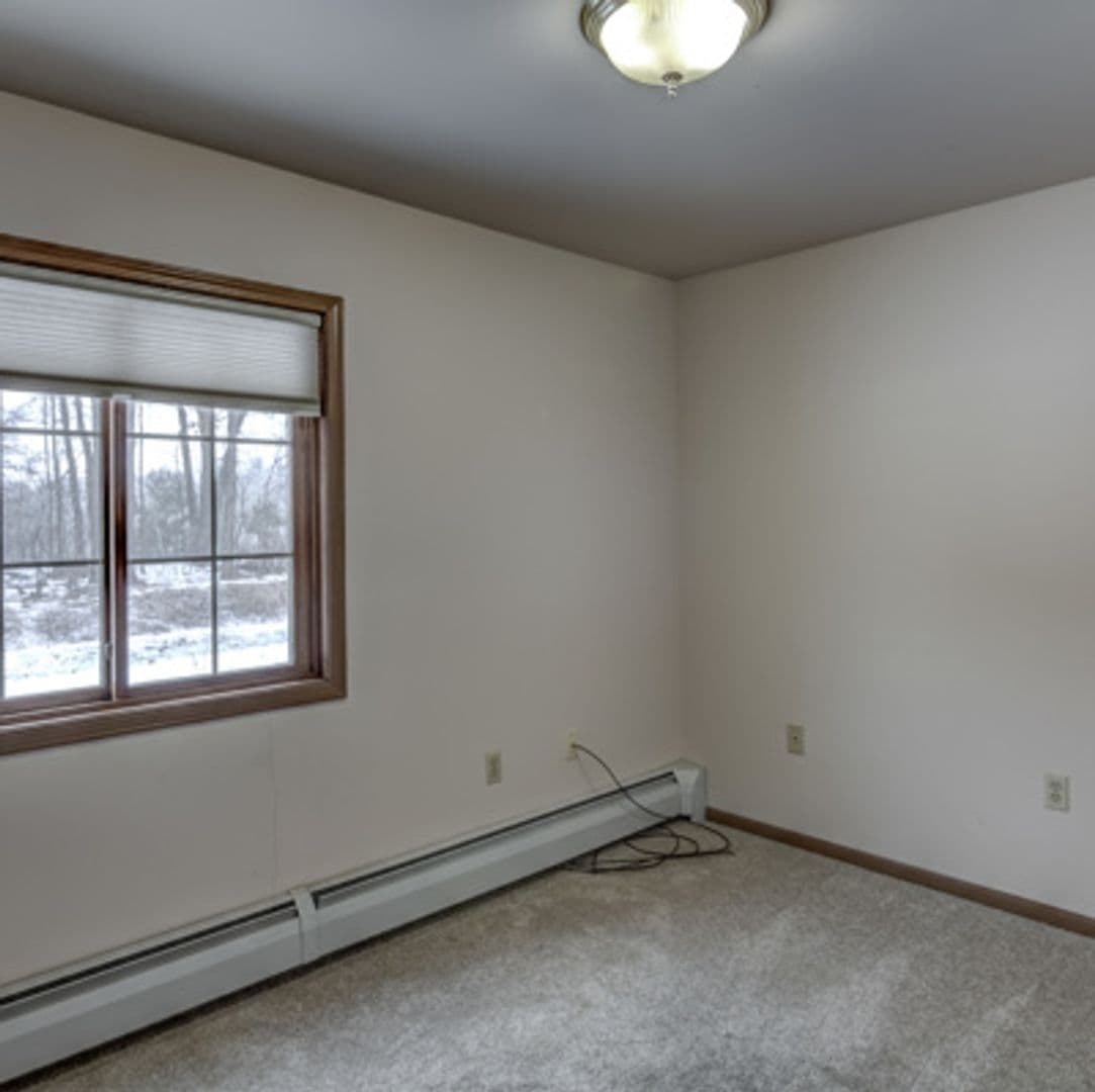 Eau Claire Apartment: 4880 Otteson Lane
