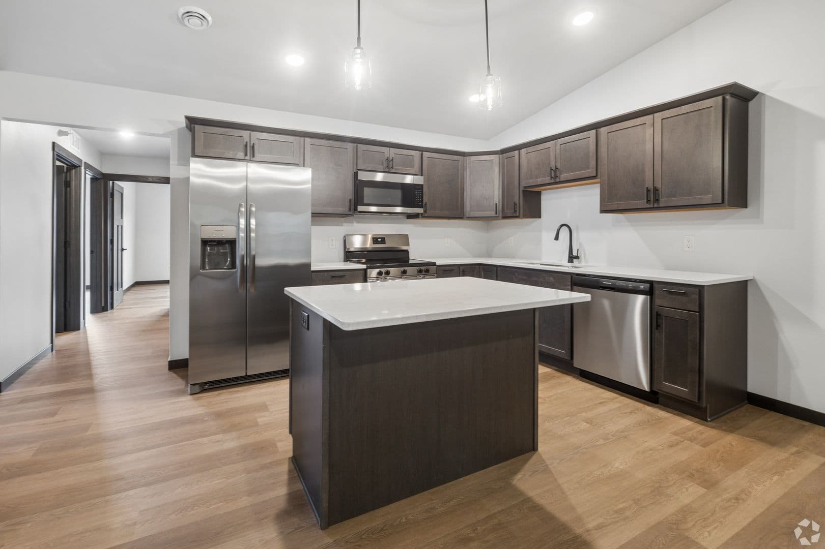Altoona Apartment: 300 Yellowstone Tr & 676/708/736/756 Yosemite Way