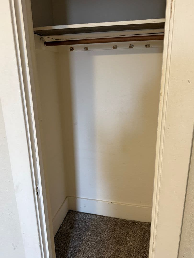 Eau Claire Apartment: 920 Oxford Ave