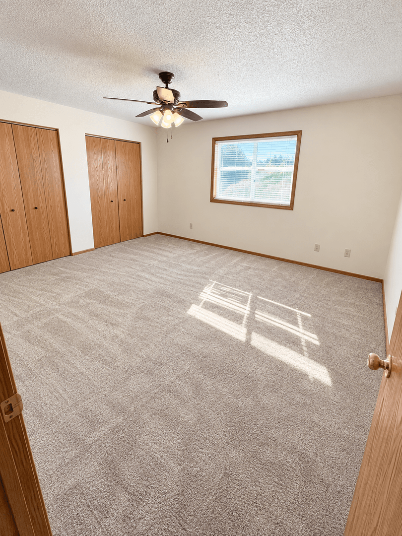 Eau Claire Apartment: 5734 Gables Drive