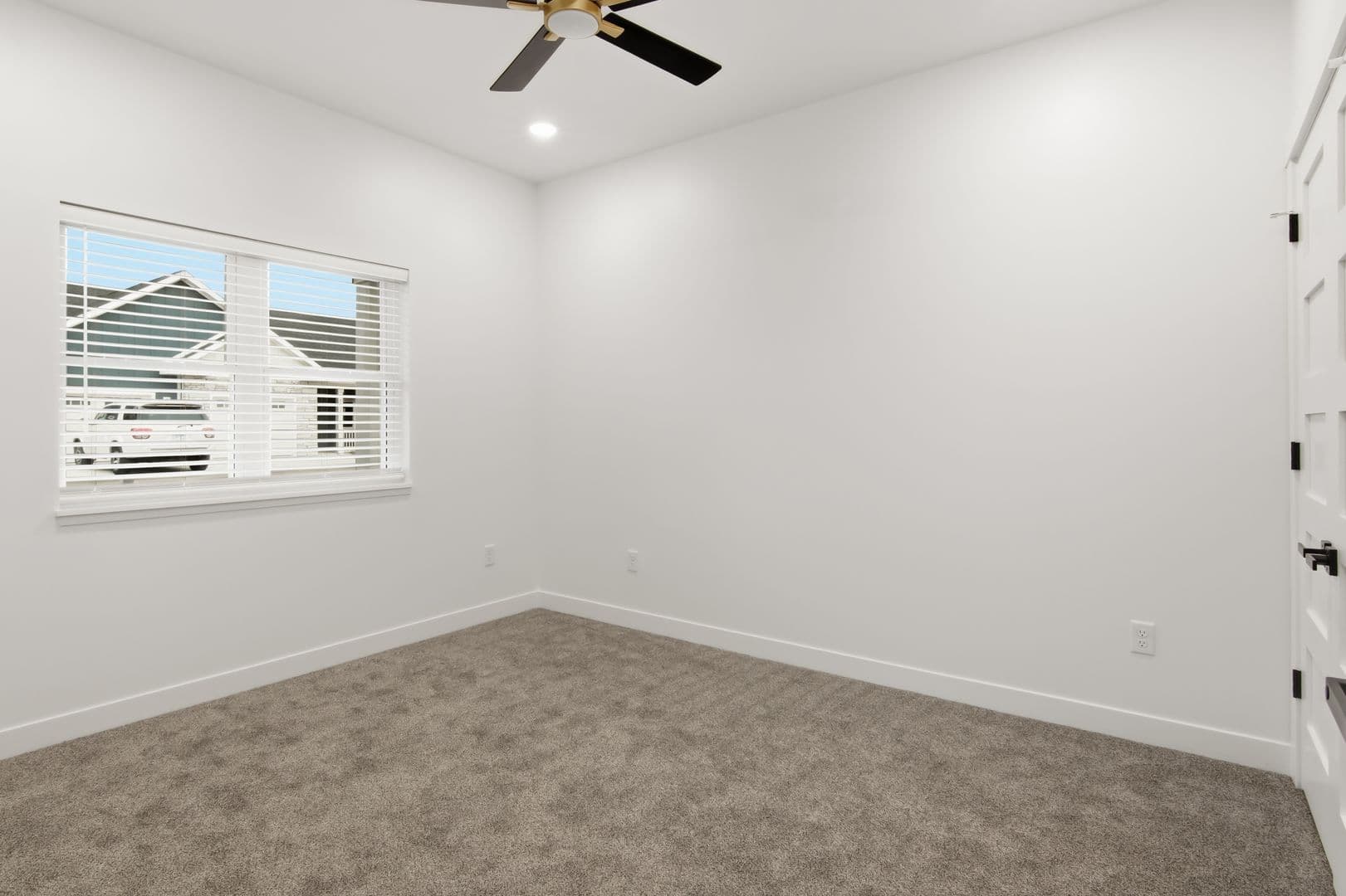 Altoona House: 1721 Whitetail Way
