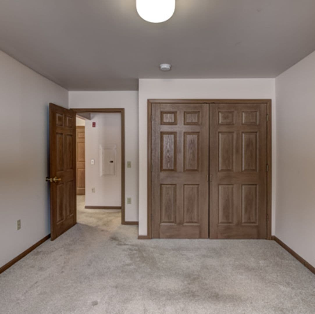 Eau Claire Apartment: 4880 Otteson Lane