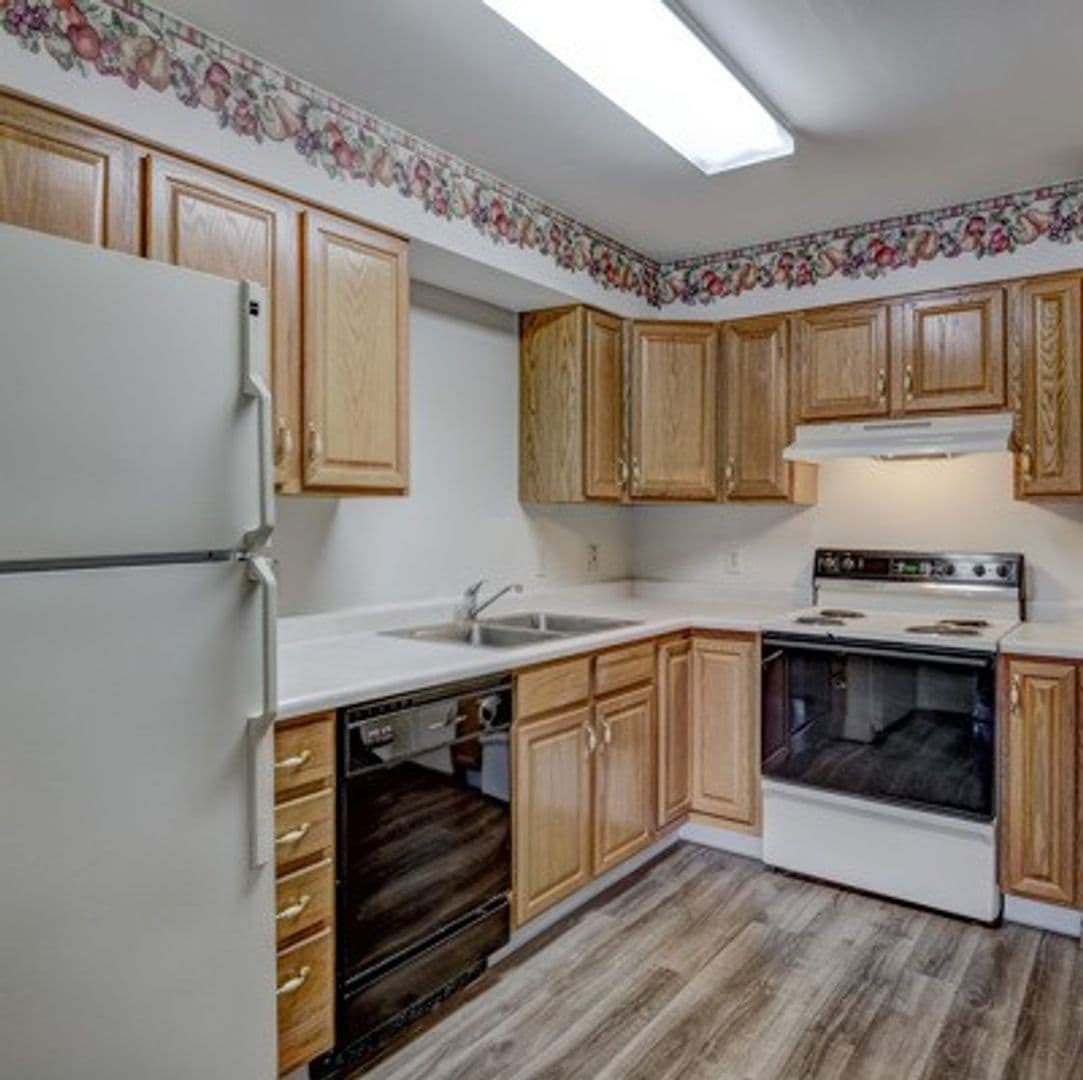 Eau Claire Apartment: 4880 Otteson Lane