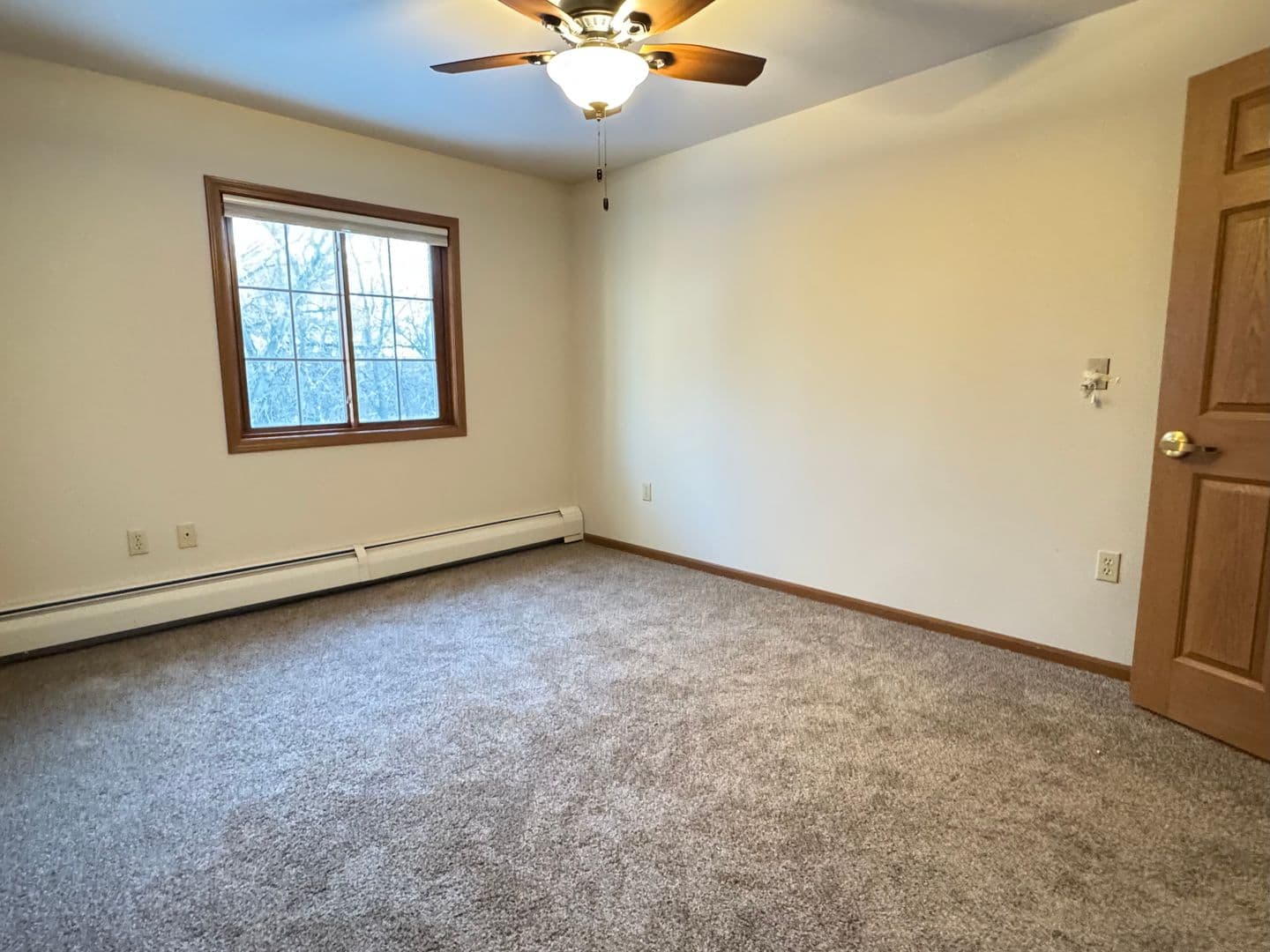 Eau Claire Apartment: 4880 Otteson Lane