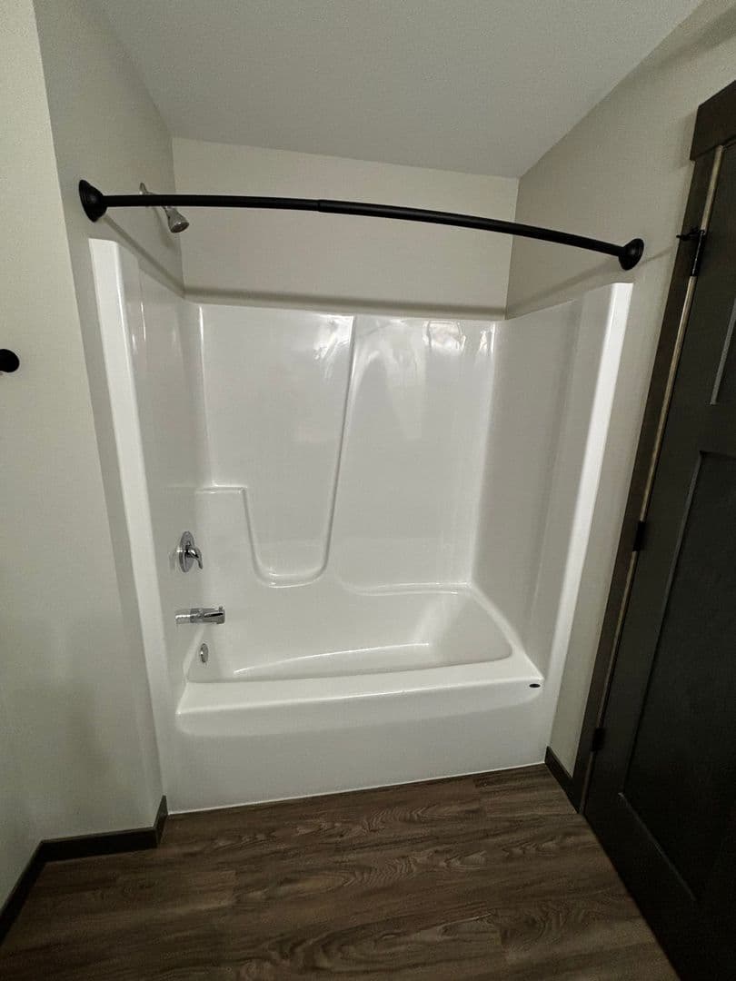 Altoona Apartment: 681, 701, 713, 743 Yosemite Way