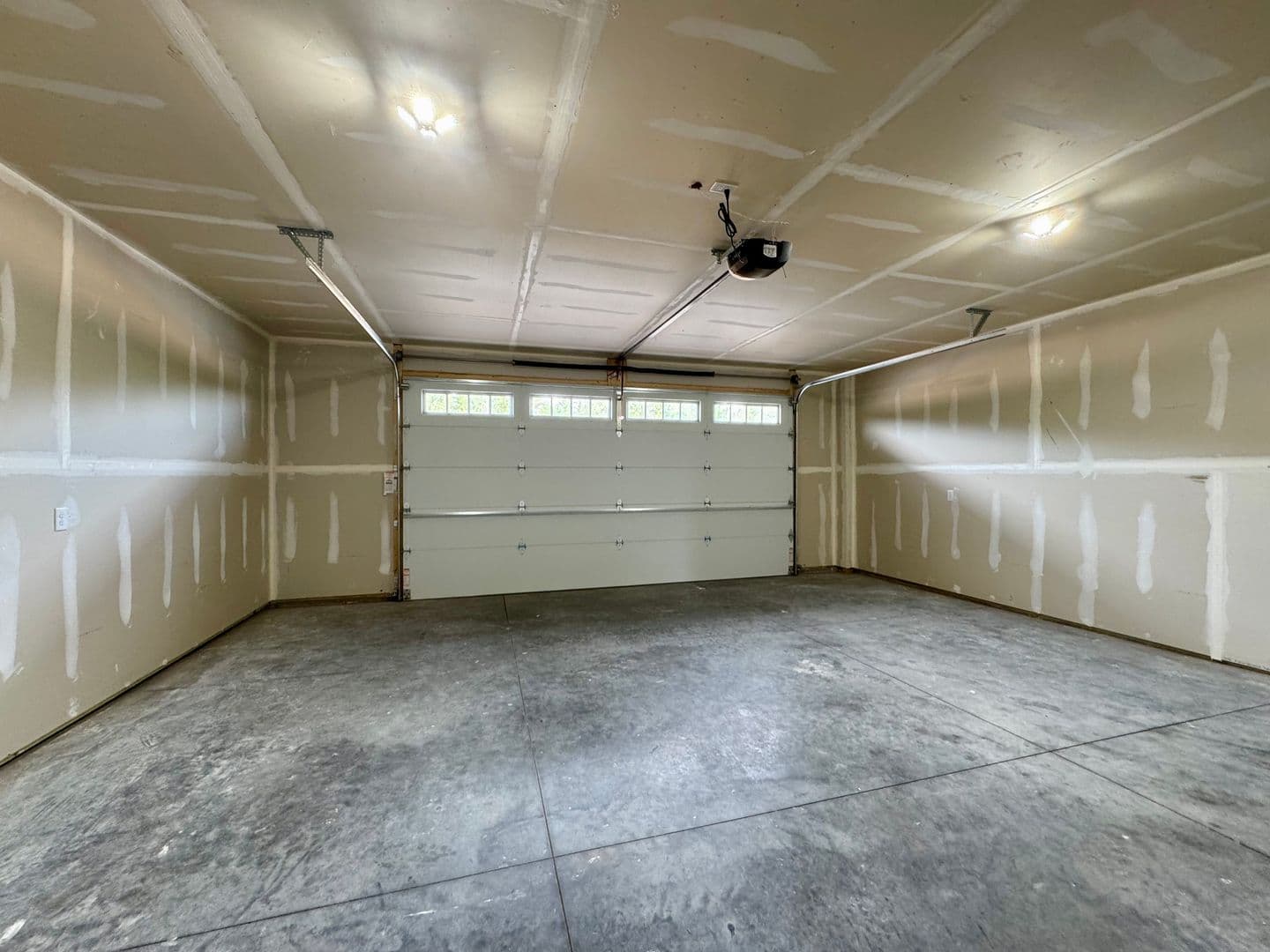 altoona Apartment: 1605-1623 Planert Place