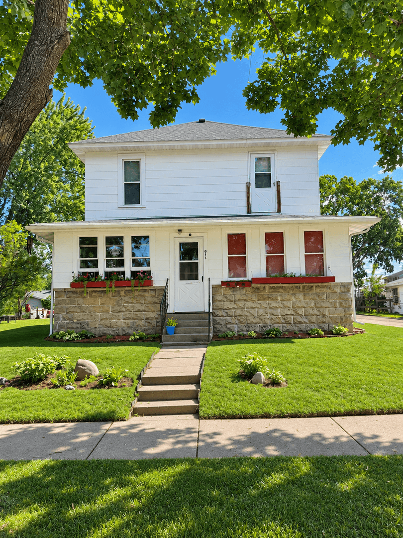 Eau Claire Apartment: 611 - 611 1/2 Bergen Ave