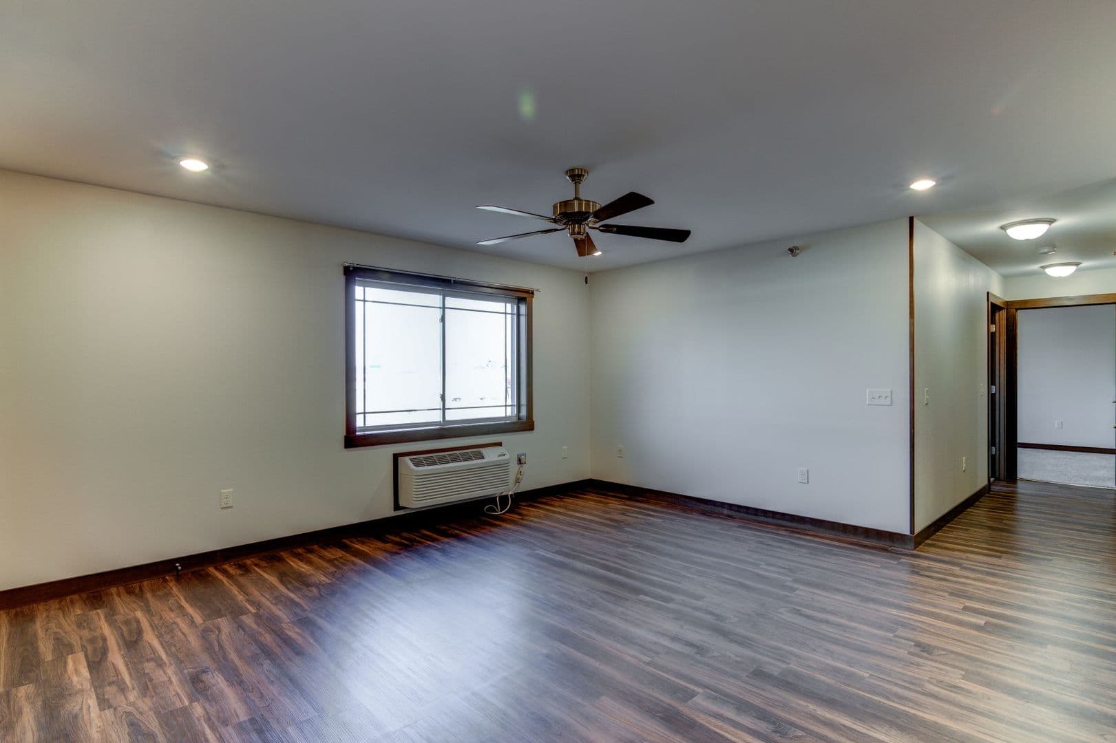 Chippewa Falls Apartment: 310, 312, 314, 316 Colome St