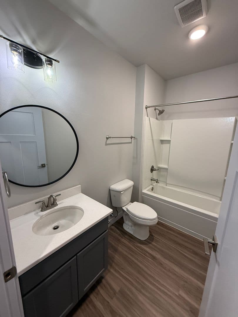 Eau Claire Apartment: 715 S Barstow St