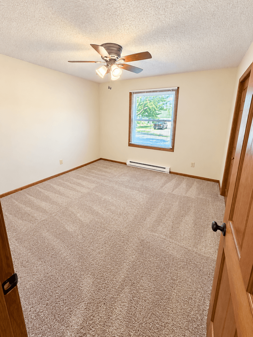 Eau Claire Apartment: 3104 Blakeley Avenue