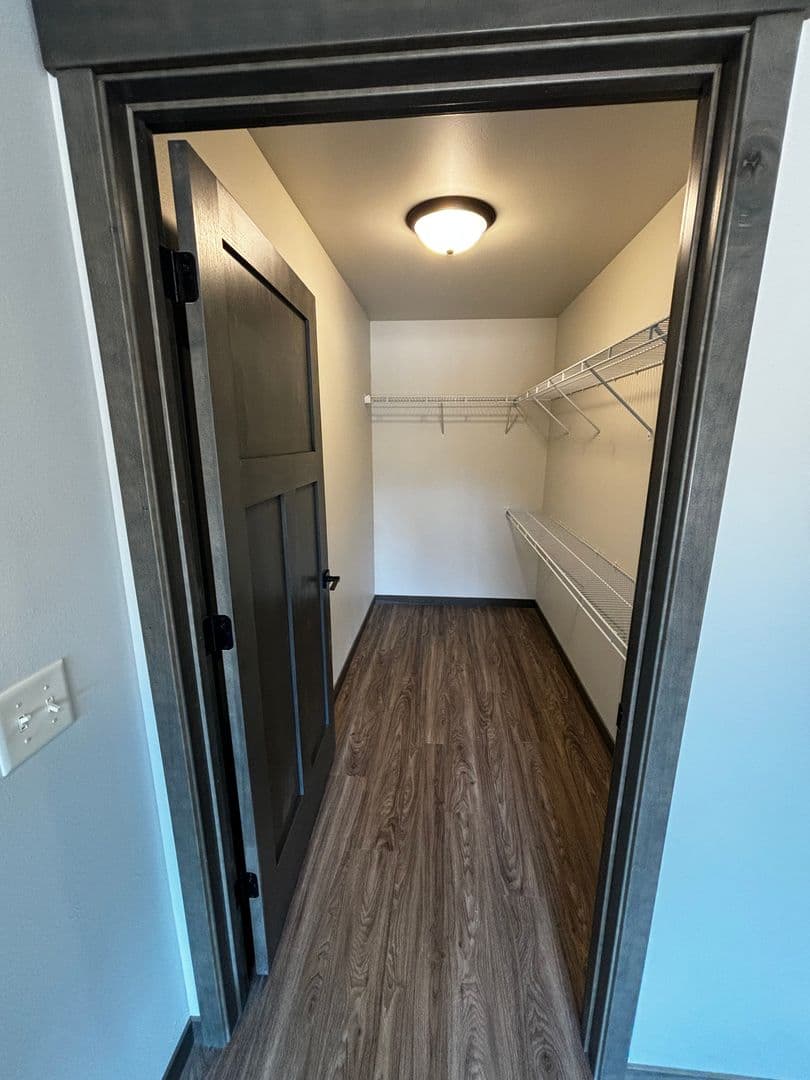 Altoona Apartment: 681, 701, 713, 743 Yosemite Way