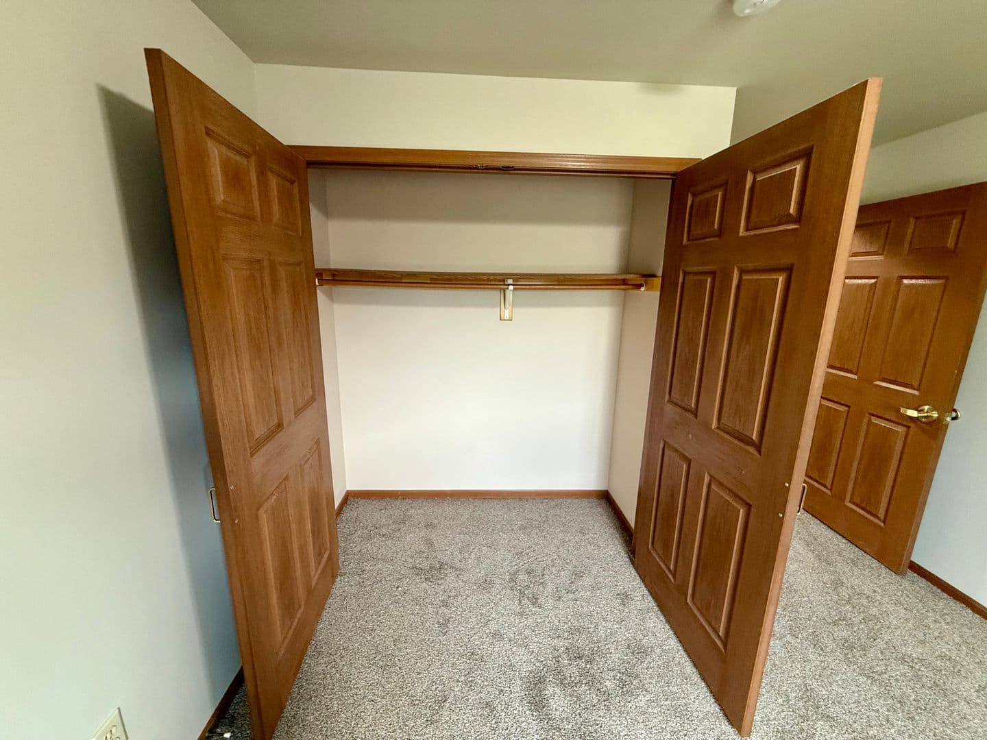 Eau Claire Apartment: 4880 Otteson Lane