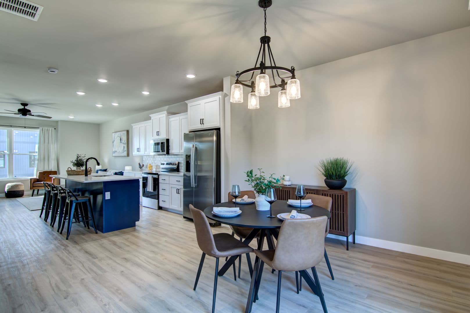 Altoona House: 2509 Otter Tail Way