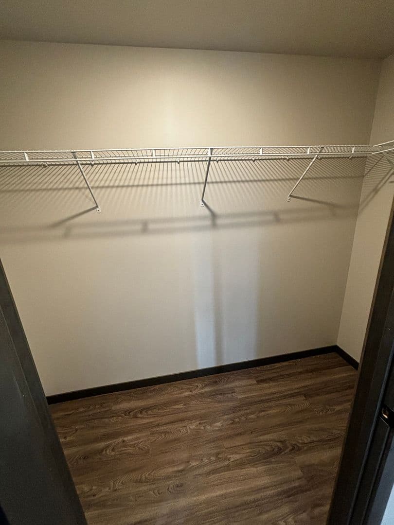Altoona Apartment: 681, 701, 713, 743 Yosemite Way
