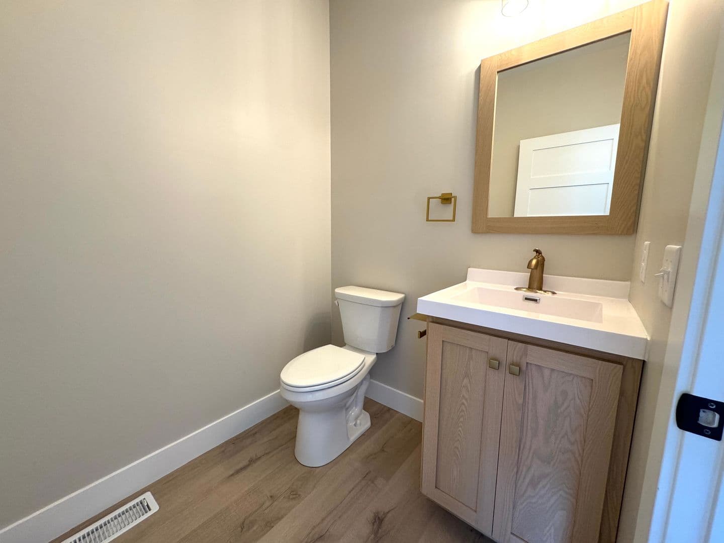 altoona Apartment: 1605-1623 Planert Place