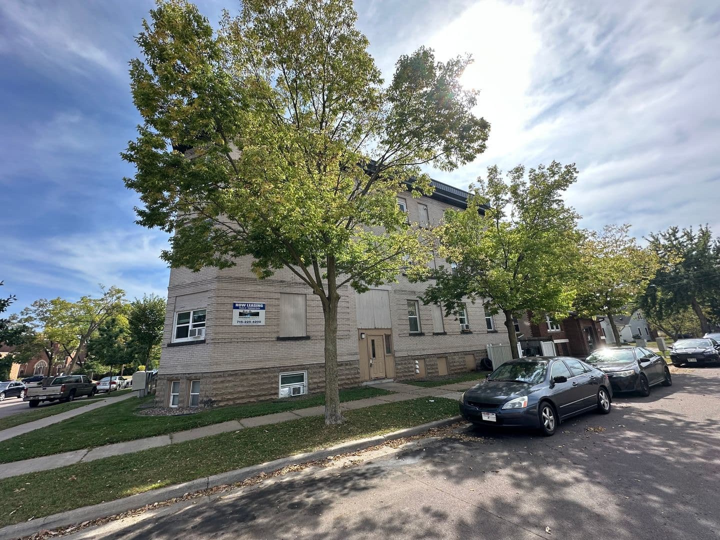 Eau Claire Apartment: 920 Oxford Ave