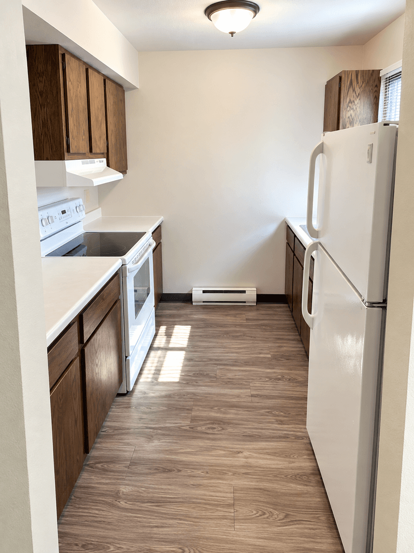 Chippewa Falls Apartment: 557 E Park Ave