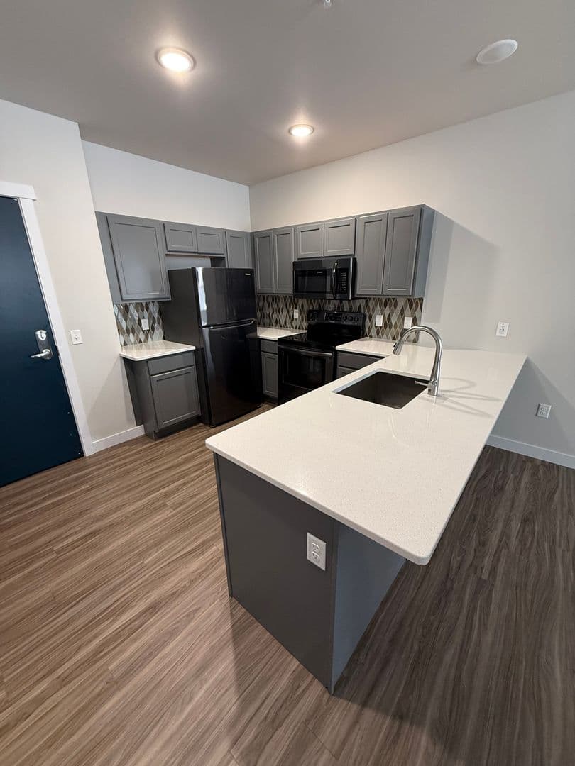 Eau Claire Apartment: 715 S Barstow St