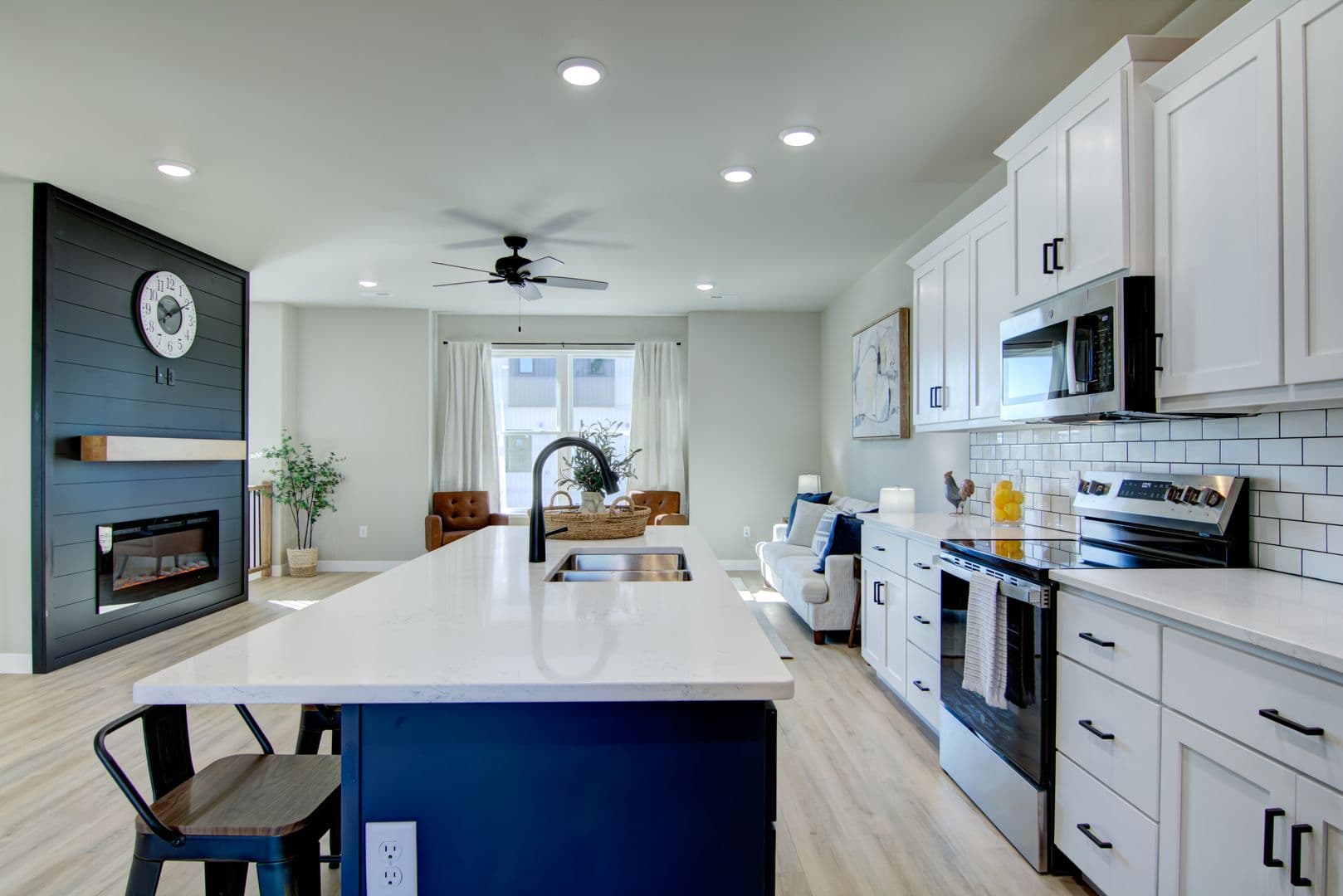 Altoona House: 2509 Otter Tail Way