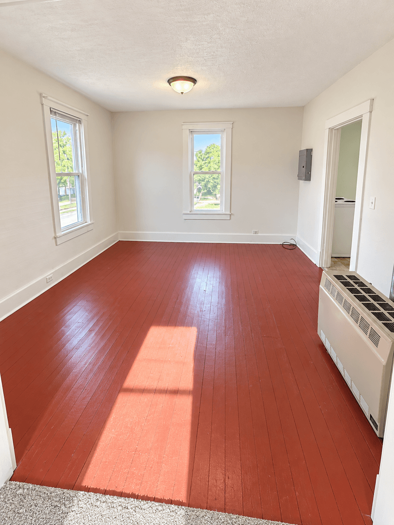 Eau Claire Apartment: 611 - 611 1/2 Bergen Ave