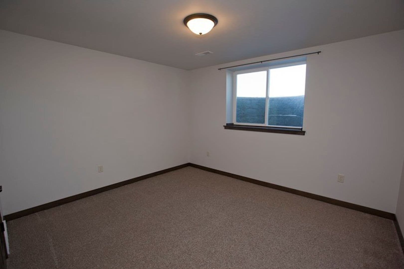 Chippewa Falls Apartment: 16446-16448 56th Ave