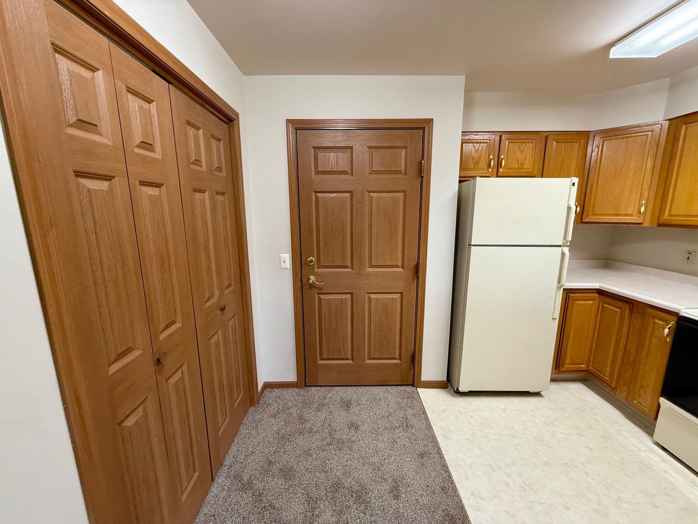 Eau Claire Apartment: 4880 Otteson Lane