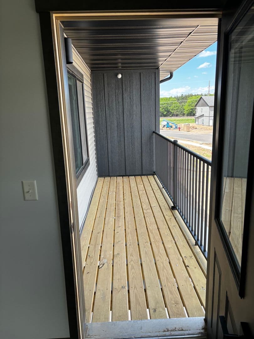 Altoona Apartment: 681, 701, 713, 743 Yosemite Way