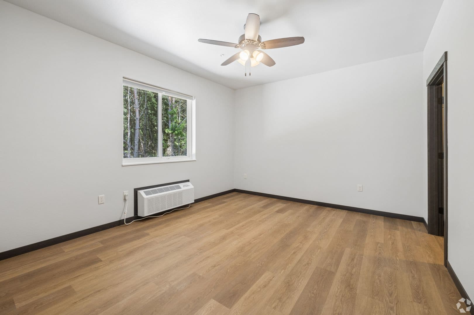 Altoona Apartment: 300 Yellowstone Tr & 676/708/736/756 Yosemite Way
