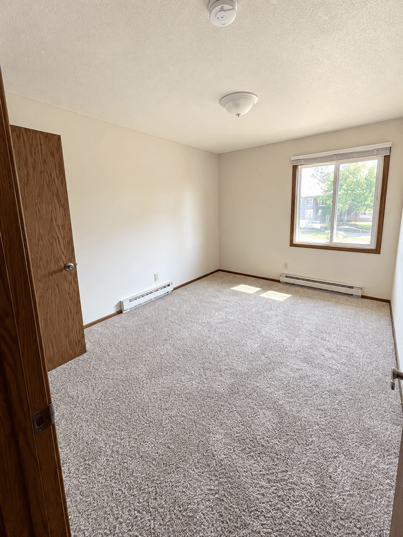 Eau Claire Apartment: 2828 Claudette St