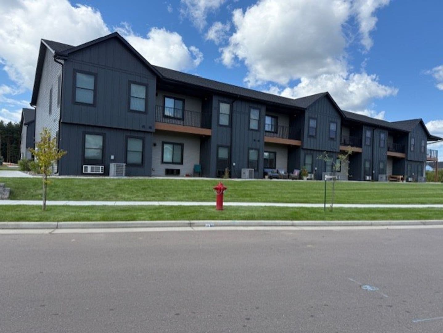 Altoona Apartment: 681, 701, 713, 743 Yosemite Way