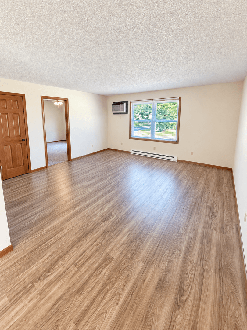 Eau Claire Apartment: 3104 Blakeley Avenue
