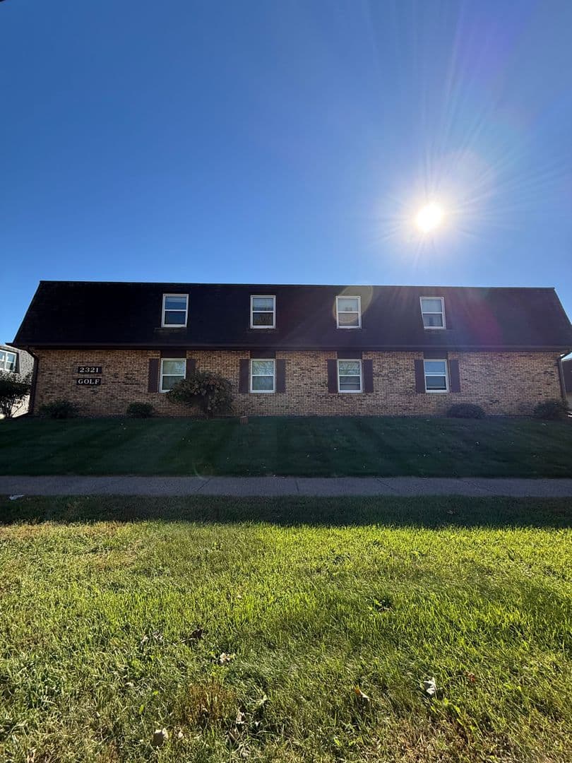 Eau Claire Apartment: 2313 Golf Road