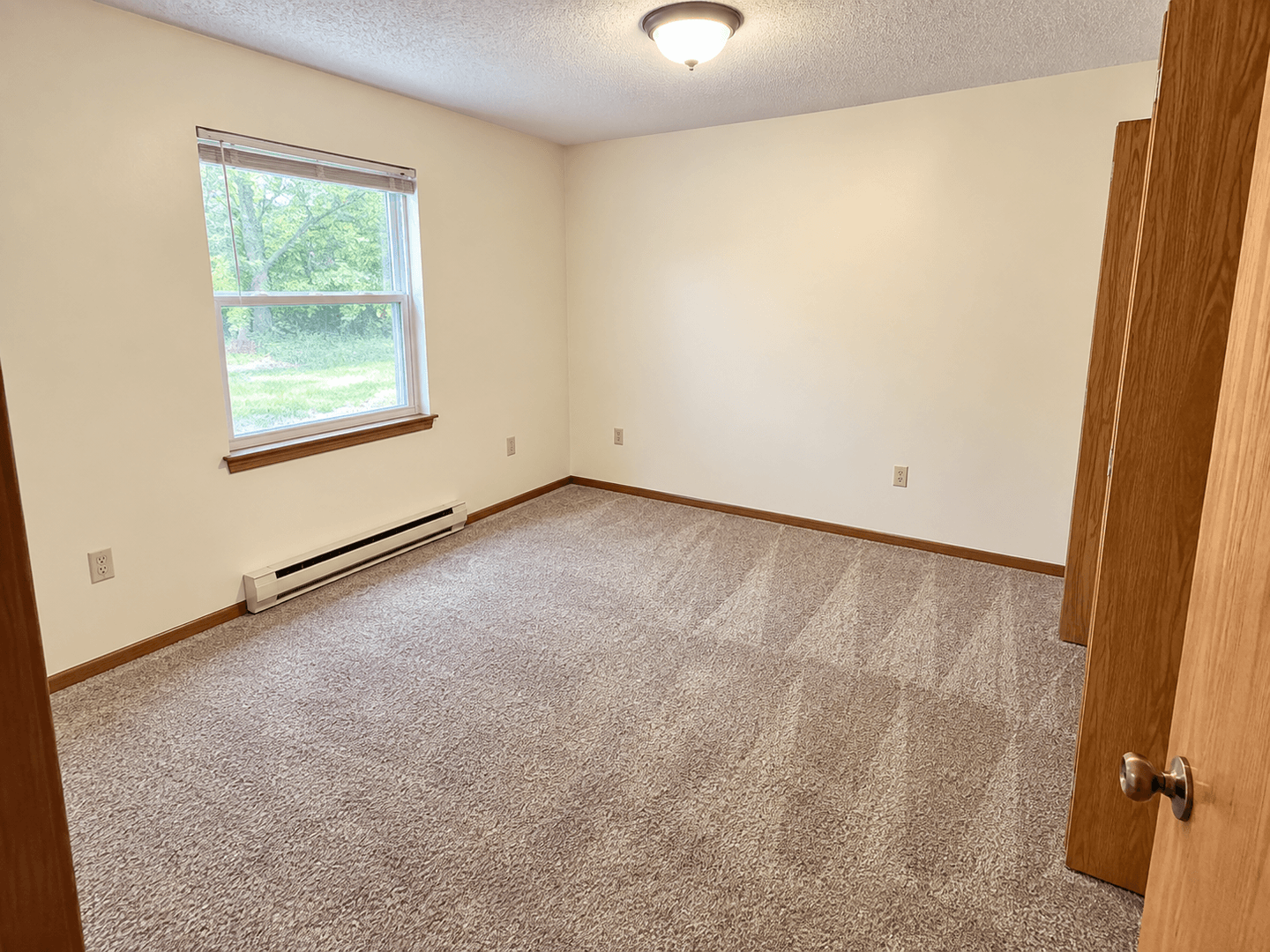 Altoona Apartment: 805 807 809 811 Briar Lane