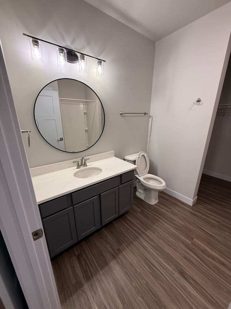 Eau Claire Apartment: 715 S Barstow St